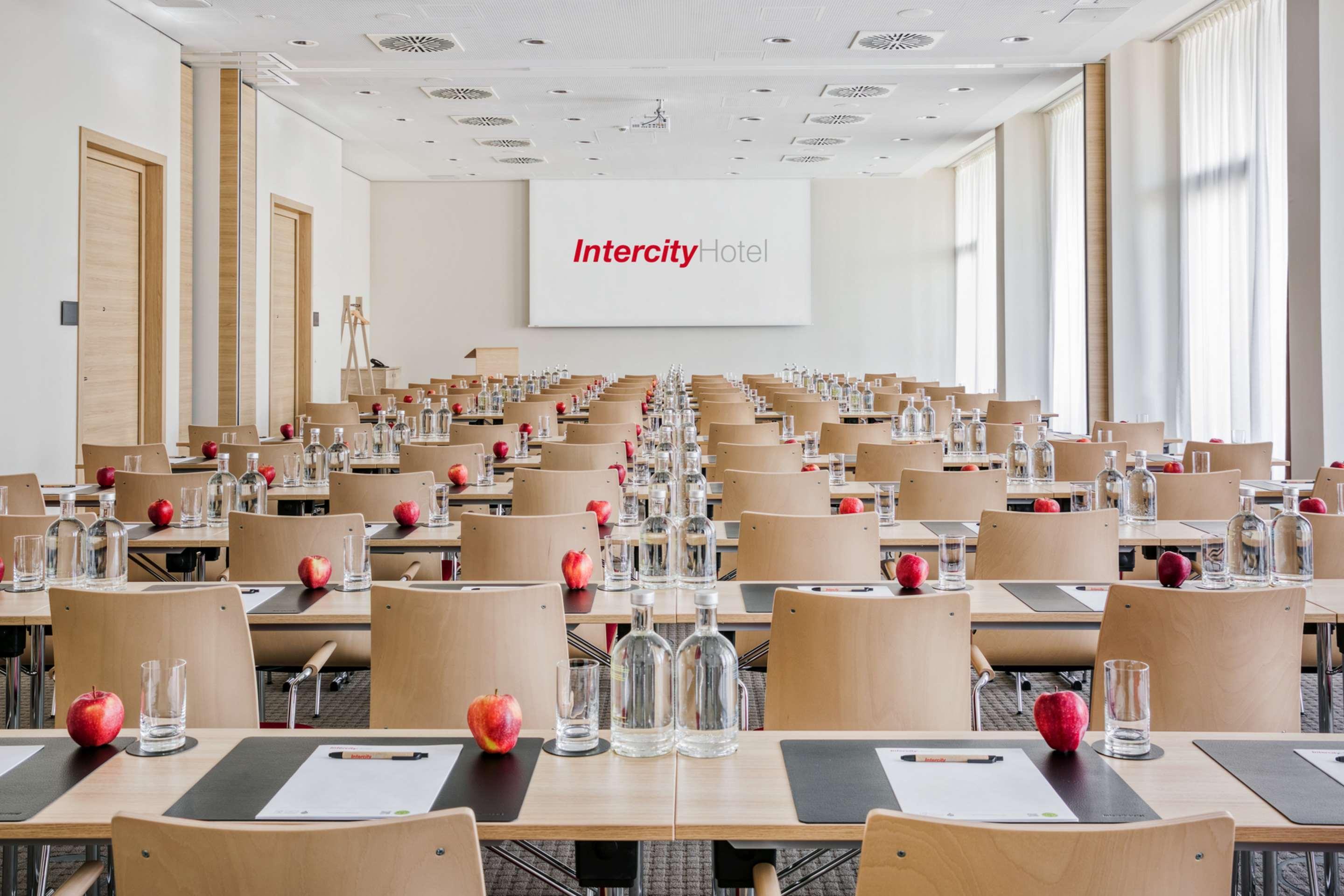 IntercityHotel Hamburg-Barmbek Bagian luar foto