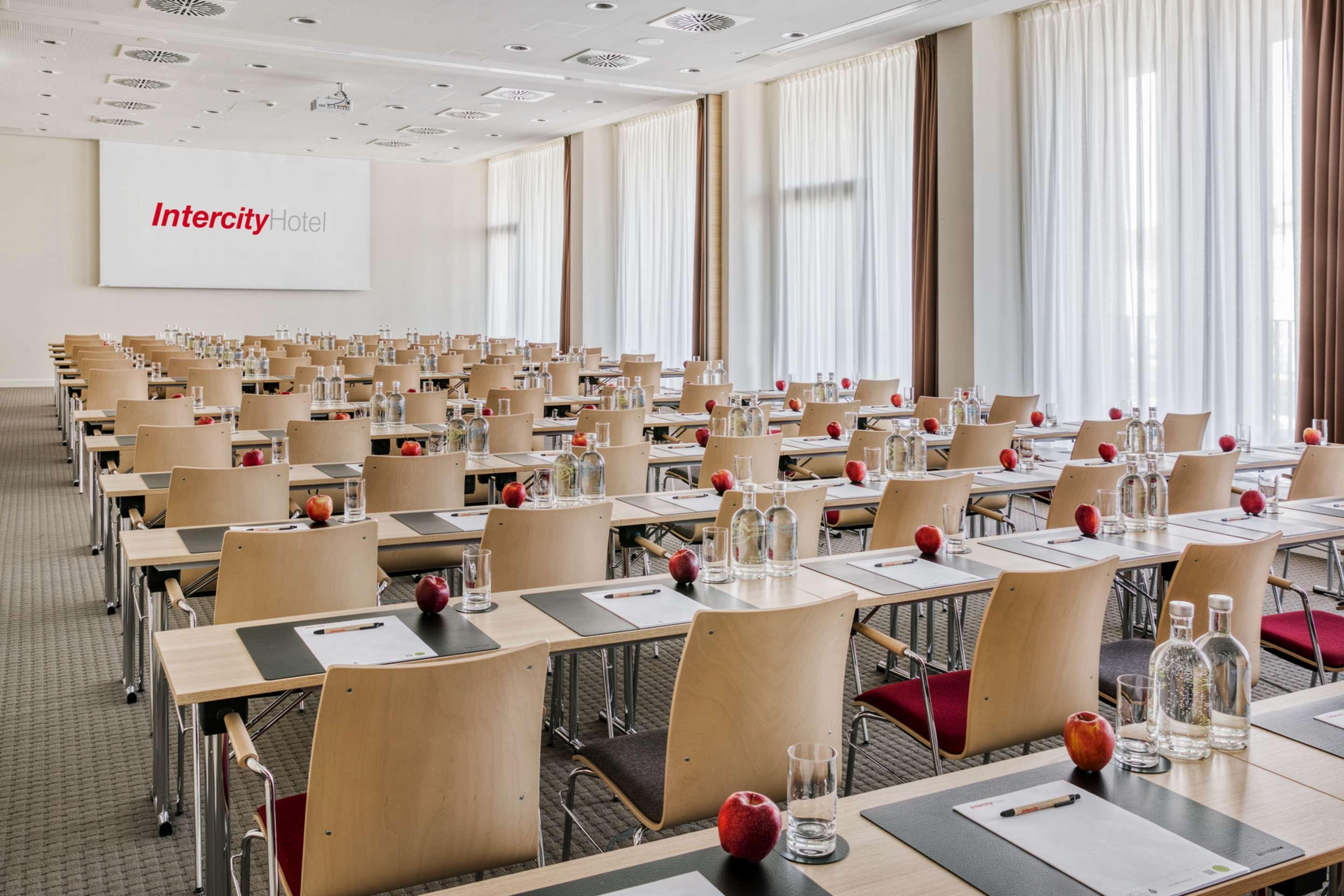 IntercityHotel Hamburg-Barmbek Bagian luar foto